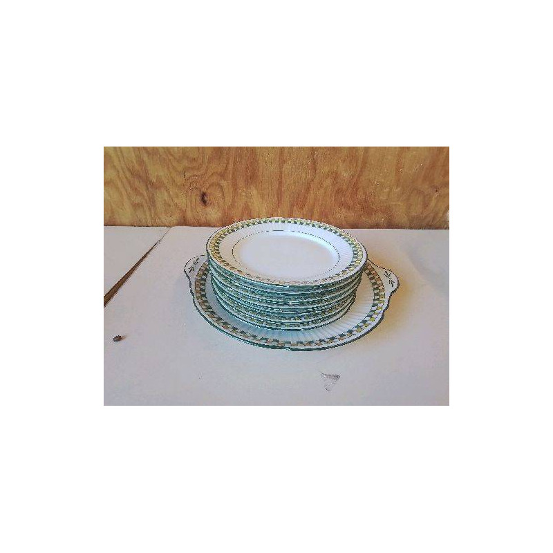SERVICE À DESSERT VERT MOTIF CARRÉ ( PLAT+7 ASSIETTES )