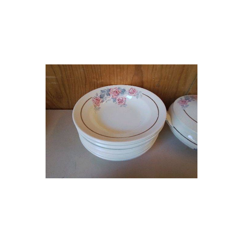 LOT DE 6 ASSIETTES CREUSES SERGUEMINES AVEC MOTIF FLORAL 