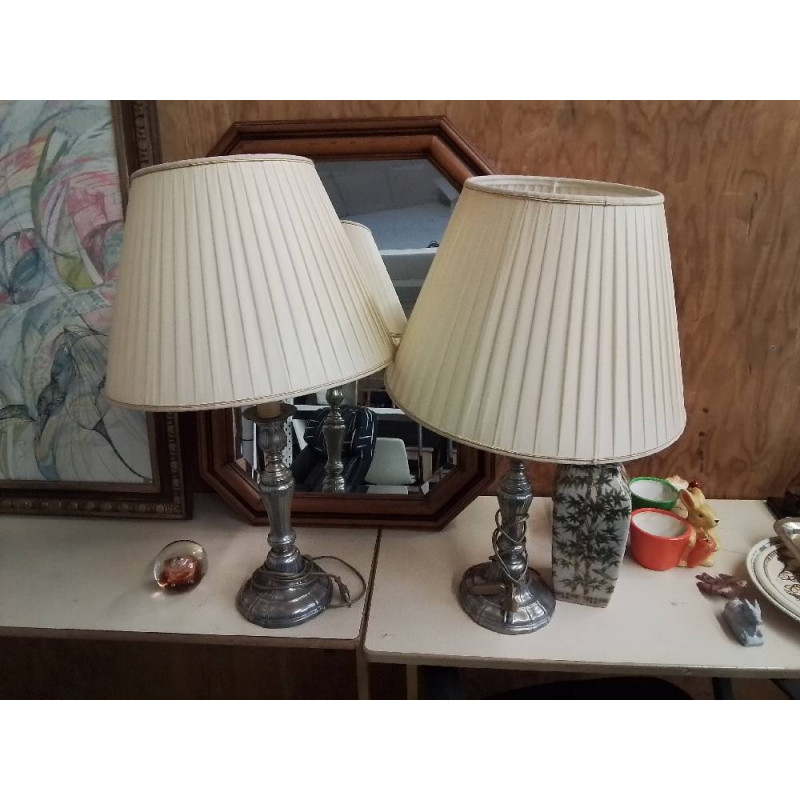 LAMPE A POSER EN ETAIN