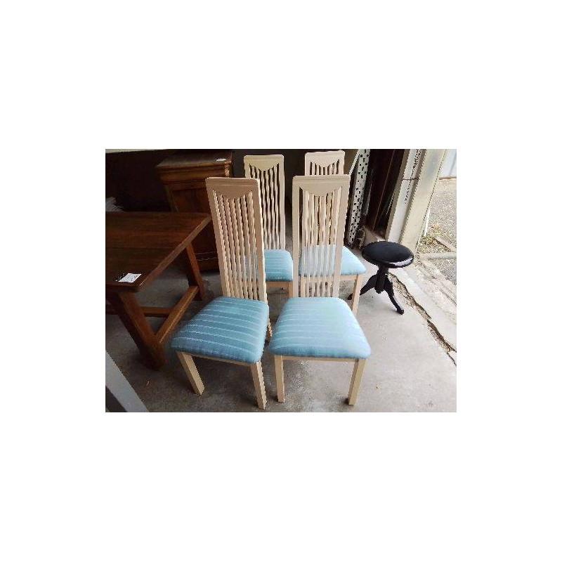 CHAISE