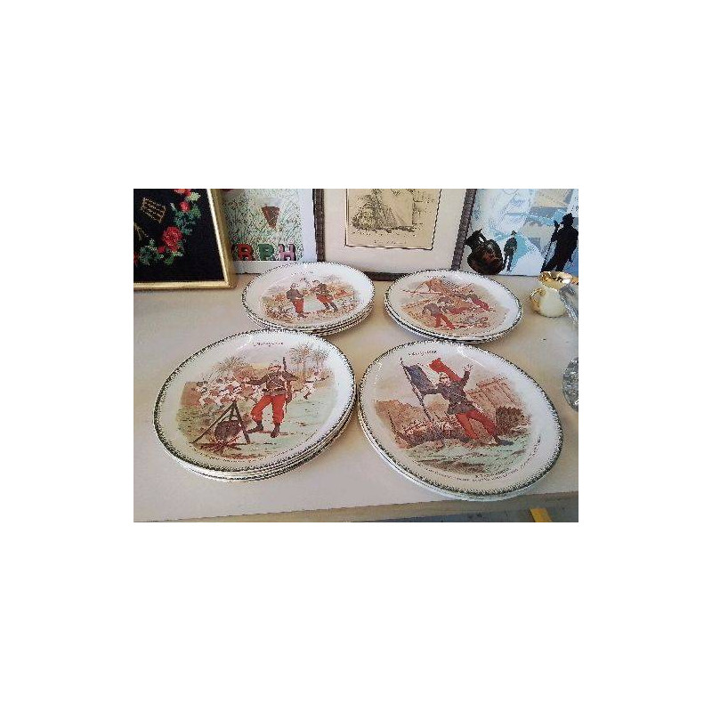 ASSIETTE PARLANTES À MADAGASCAR TERRE DE FER 