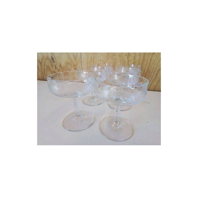 LOT DE 6 COUPES A CHAMPAGNE 