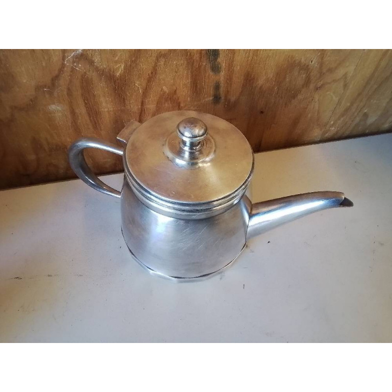 CAFETIÈRE EN METAL BLANC