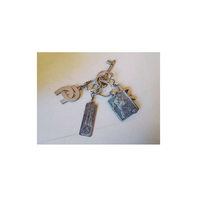 LOT DE 4 PORTES CLEFS