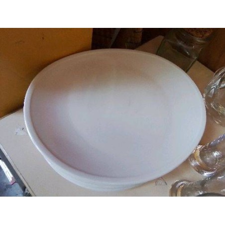 LOT DE 4 ASSIETTES BLANCHES